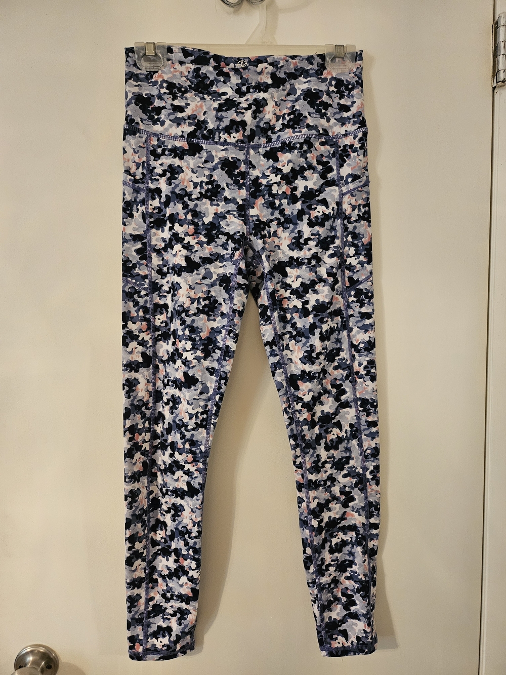 GAIAM Womens' Camo Print Leggings in Navy, Pink & White Size S